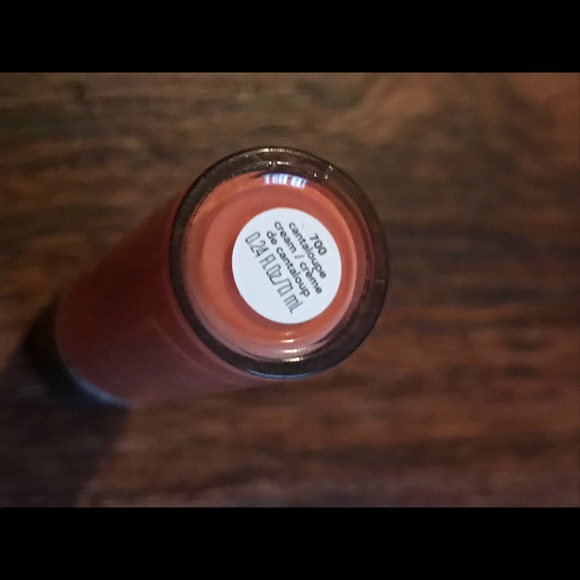 2 almay máscaras & 1 almay lip gloss - Picture 3 of 4